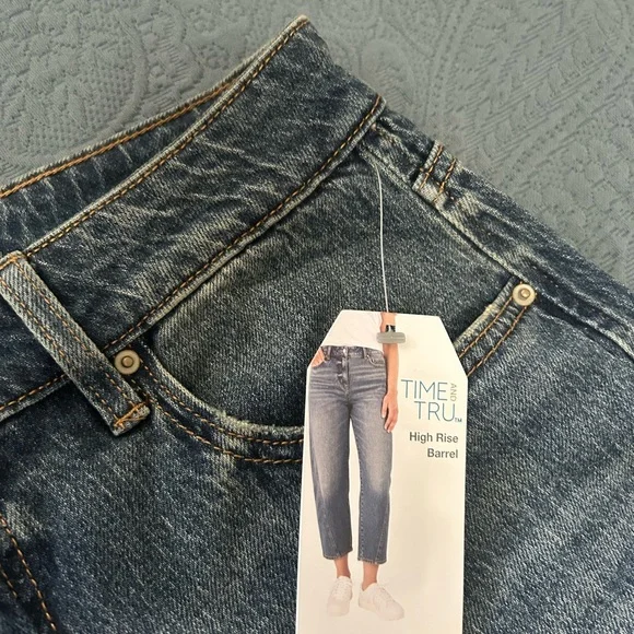 Women’s Barrel Fit Blue Jeans size 12 NWT - Picture 5 of 6